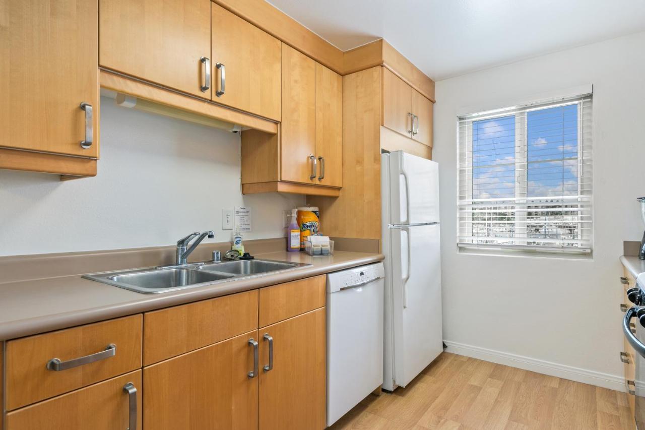 313B Steps From The Sand At Harbor Beach - Free Wifi Oceanside Exterior foto